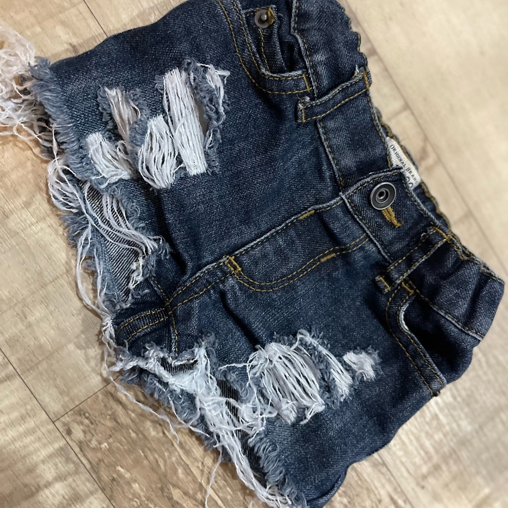 Baby distressed shorts